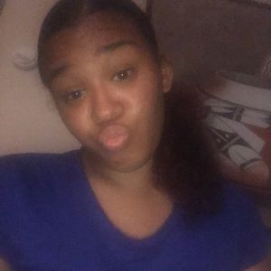 Meet your Posher, Kenisha